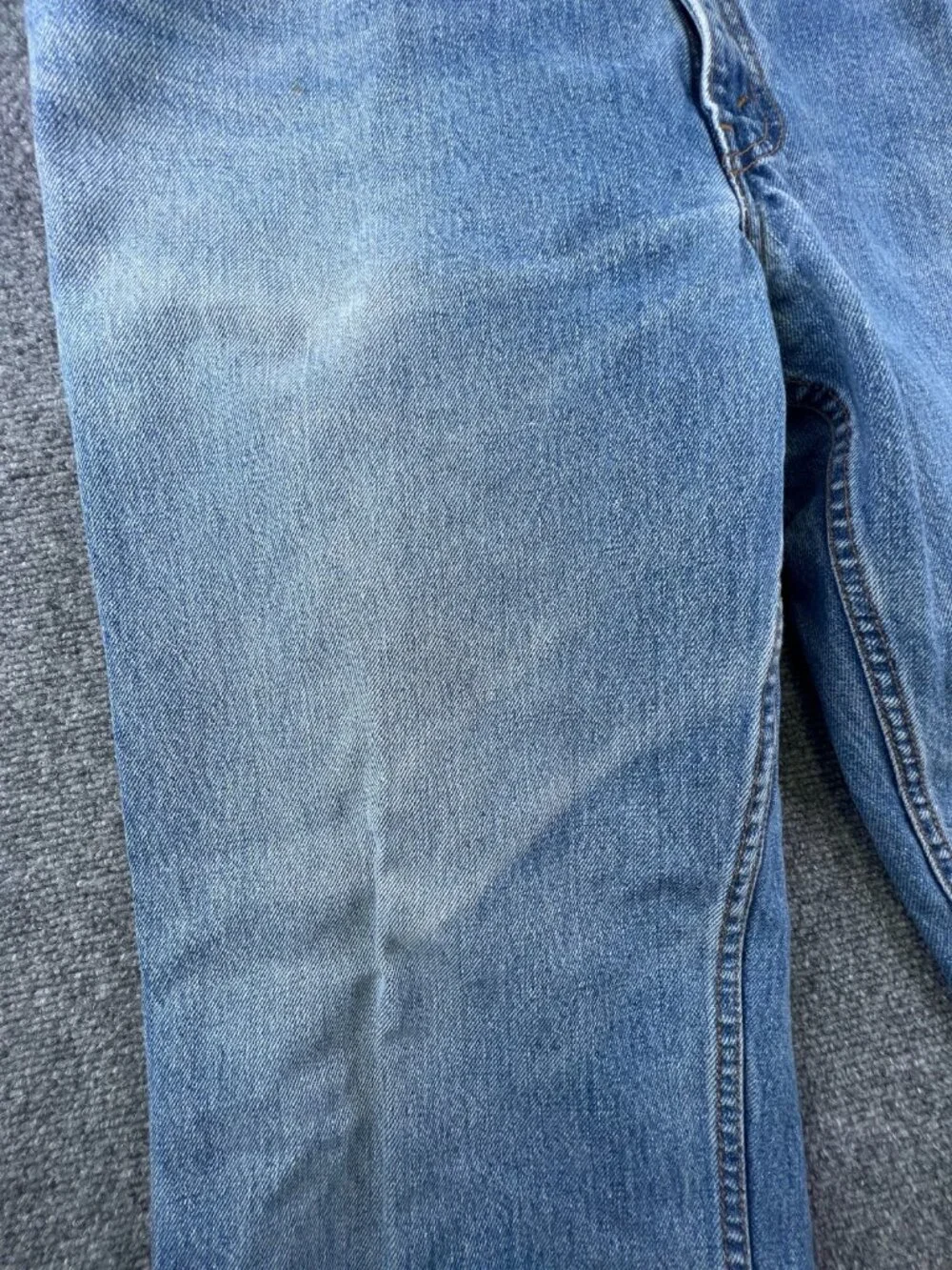 VTG Levi’s 550 Relaxed Fit Paper Tag Canada Made Blue Denim Jeans 40x32